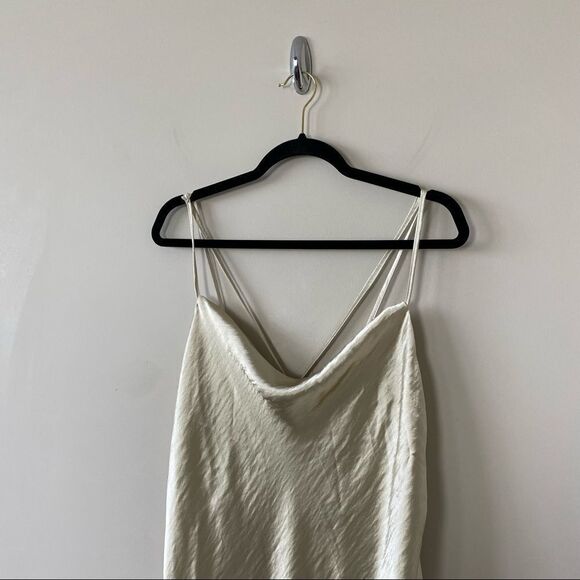 Nwt-asos DESIGN cami maxi slip dress in high shine satin with strappy back - Picture 8 of 16